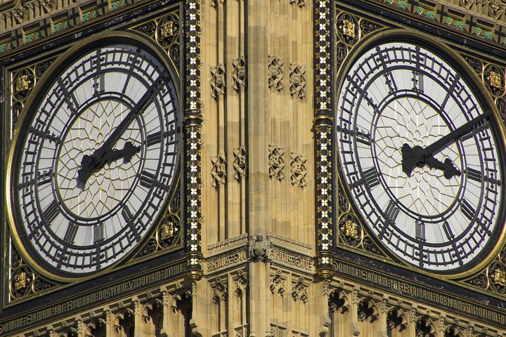 London Sights and Sounds on Christmas Day Afternoon Guided Tour - Photo 1 of 10